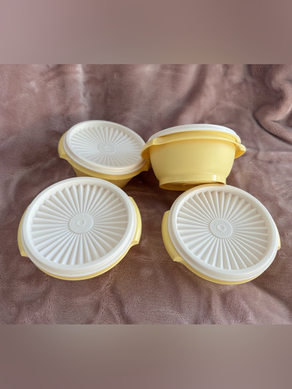 🦋Tupperware Servalier Bowl set of four 1 1/4 cup/340 mL w/ instant seal lid NEW